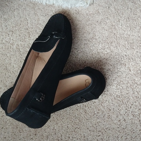 UGG black flats 7.5 - Picture 3 of 6